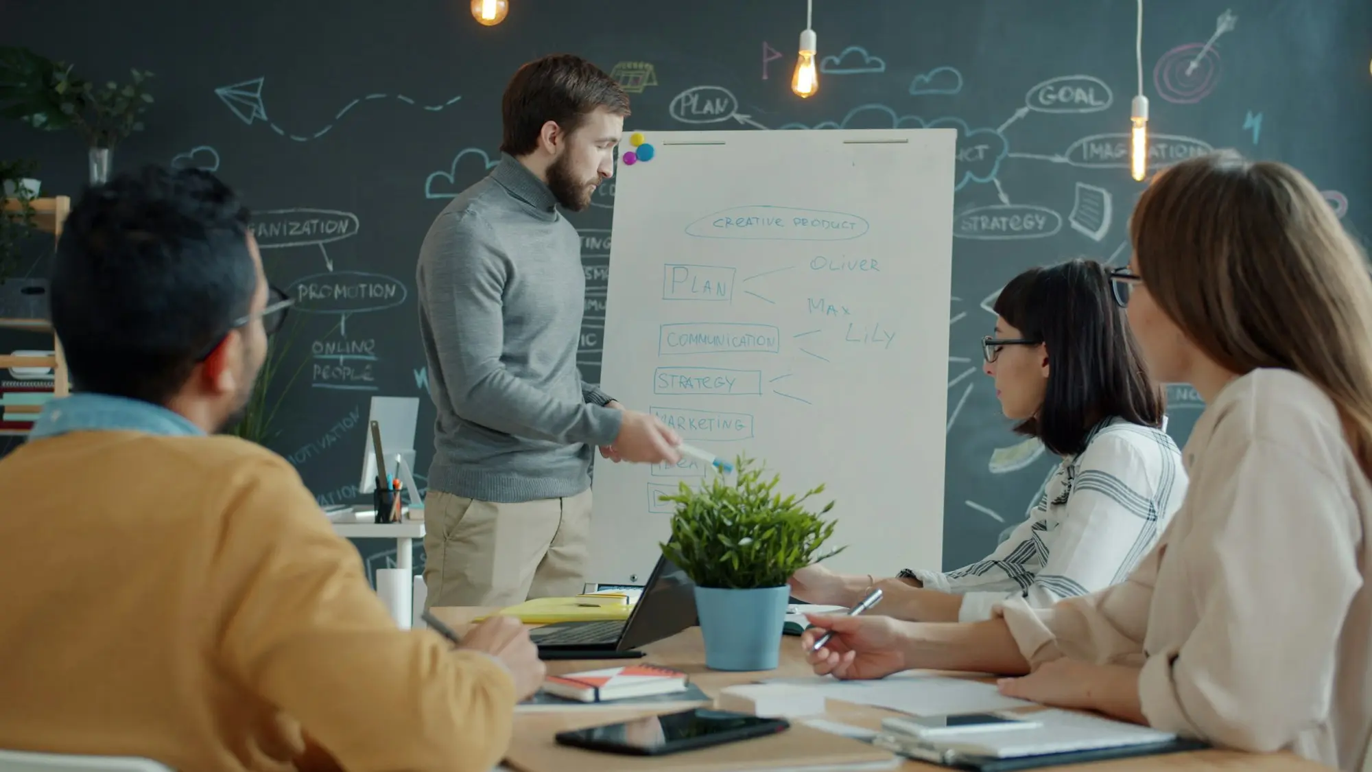 Team in sessione di advisory strategico con un CTO esterno